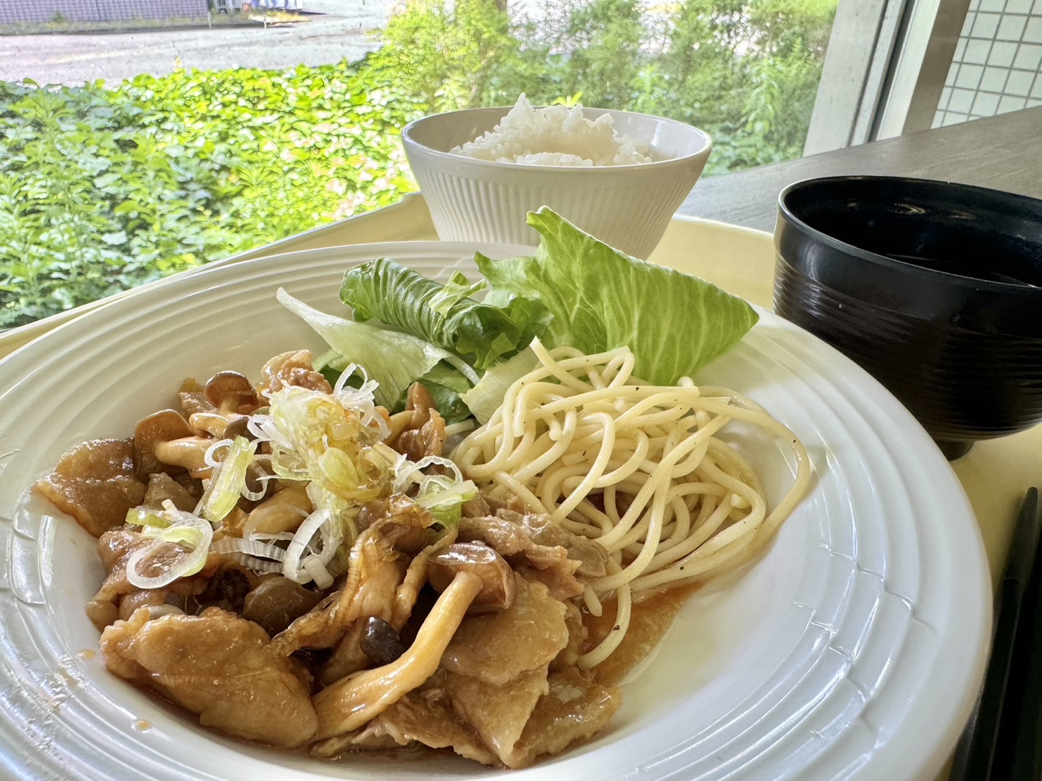 「日替わりランチ定食B」の豚の生姜焼き定食500円（税込み）